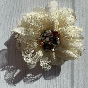 Vintage Brooch & Hair Clip 🤍